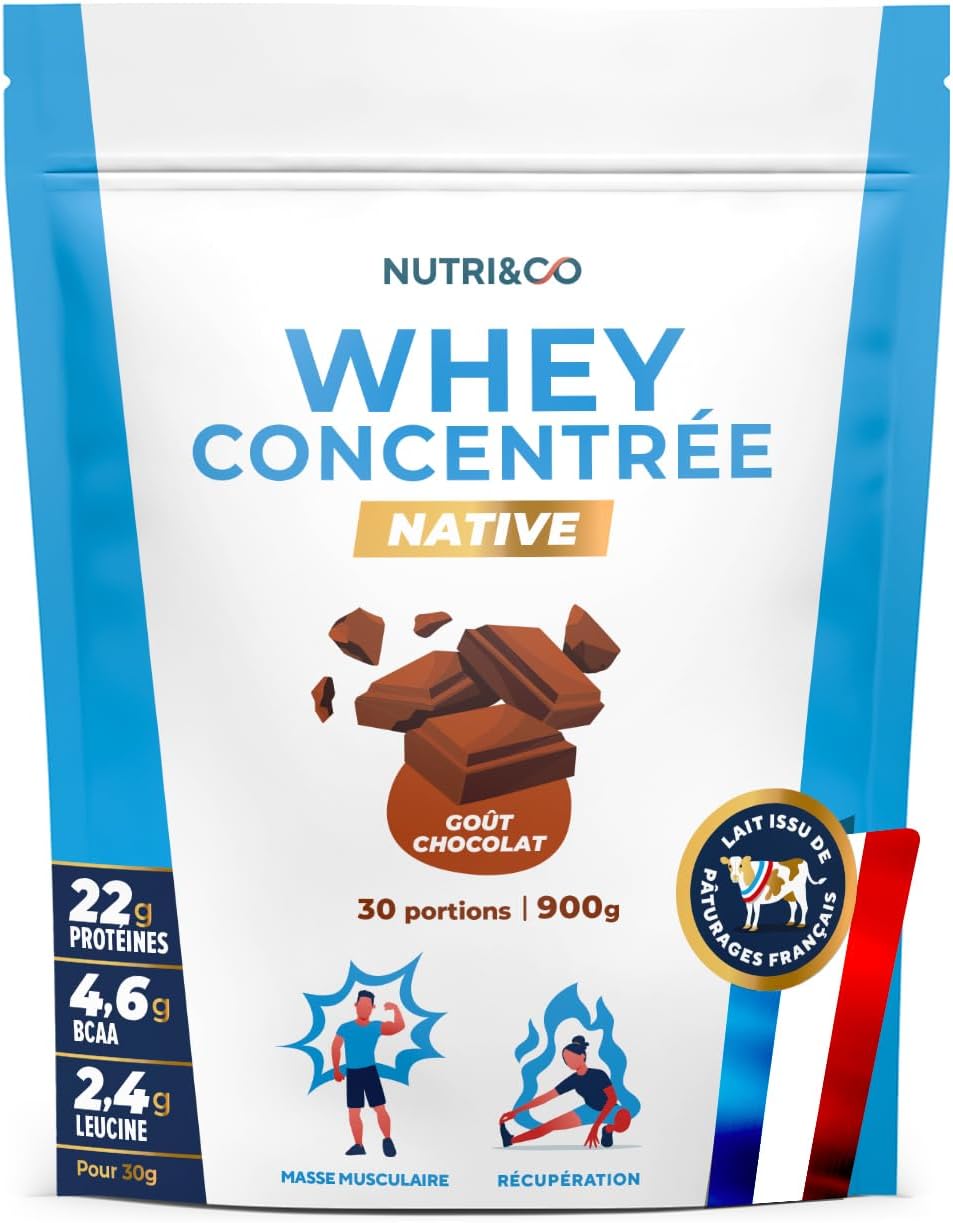 NUTRI & CO Whey Concentrate Native - Jusqu’à 80% de Protéines - Pur Lait Français Low Lactose Digestion Facile - Riche en BCAA - Prise de Masse & Musculation - 900g 30 portions goût Chocolat Chocolat 900g