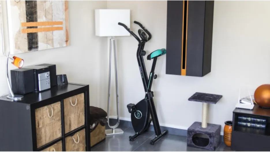 Vélo Statique Pliable Magnétique X-Bike avec Écran LCD, Résistance Variable (8 niveaux), Selle Confort, Volant d’Inertie 1,5k, 2,5 et 3kg, Pliage Facile et Compact X-Bike X-Bike