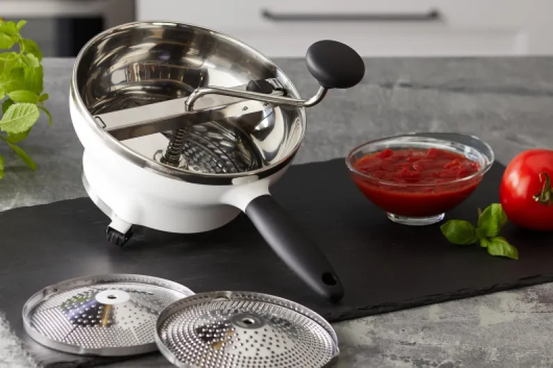 Good Grips – Moulin à légumes - Presse-purée en inox - Gris et blanc