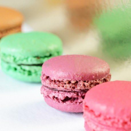 Coffret 16 macarons frais artisanaux Lucy Borie 330g