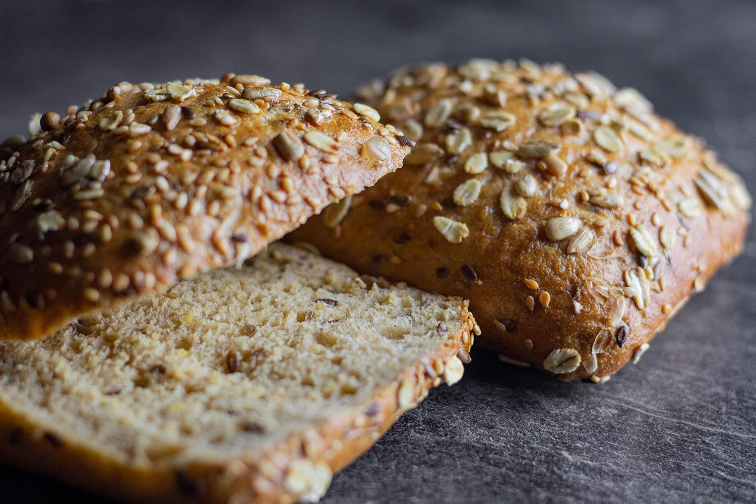 Petit pain d'épeautre, 3x Dinkelbrötchen - petits pains allemands frais - farine d'épeautre complète et raffiné au miel, 3 pièces